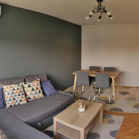 Modern And Cozy Apartment Piteşti Extérieur photo