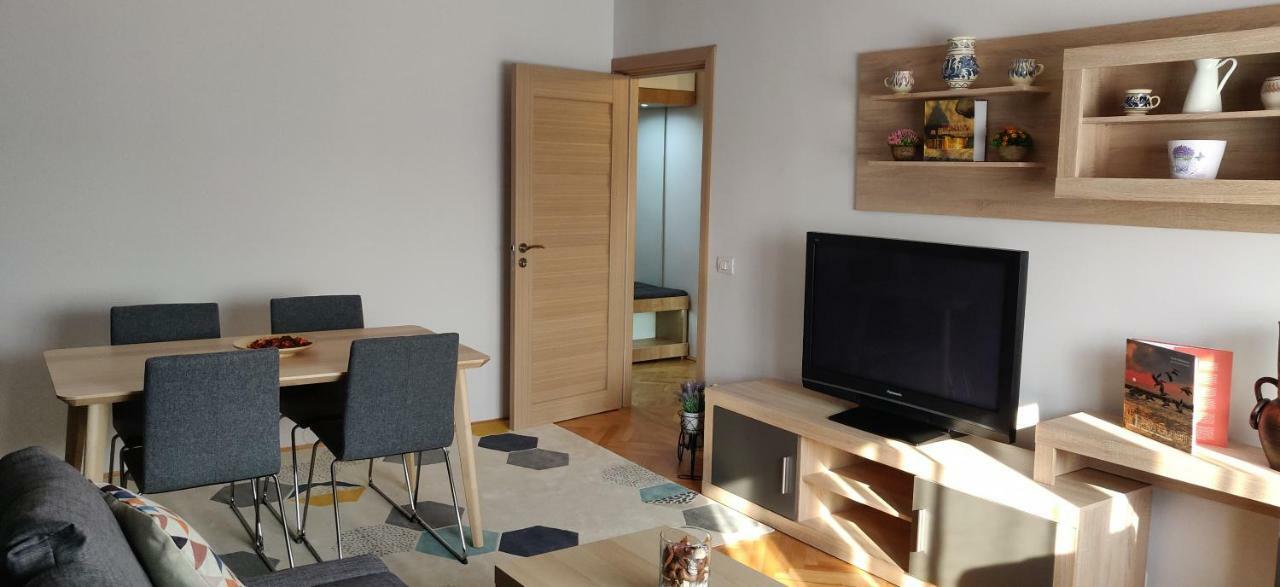 Modern And Cozy Apartment Piteşti Extérieur photo